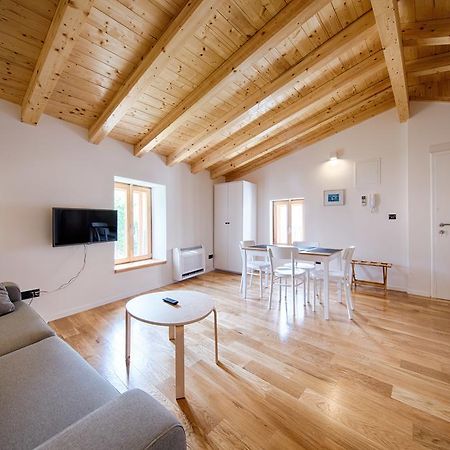 Apartments Villa Glorija คอมีชา ภายนอก รูปภาพ